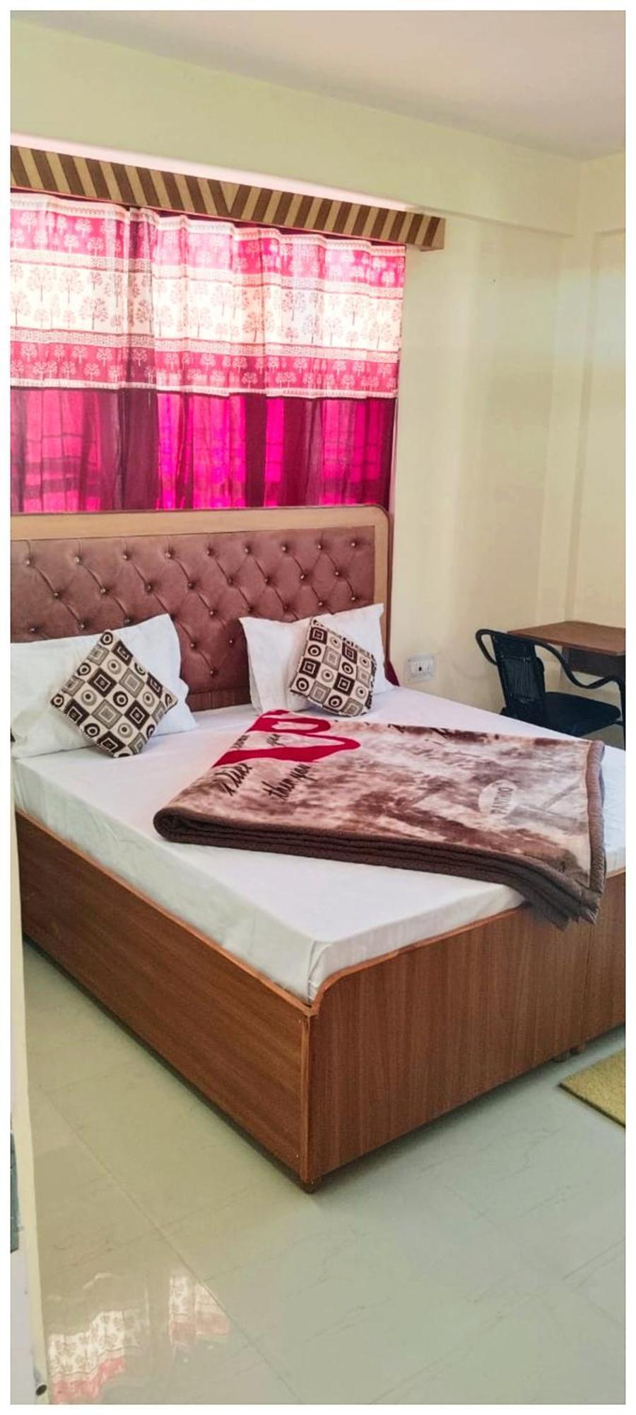 Simla Hotel K R I S H N A B - B Near Mall Road And Temple Esterno foto